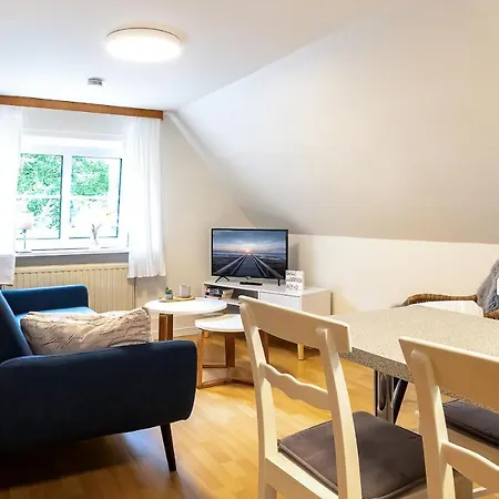 Floer Apartment *